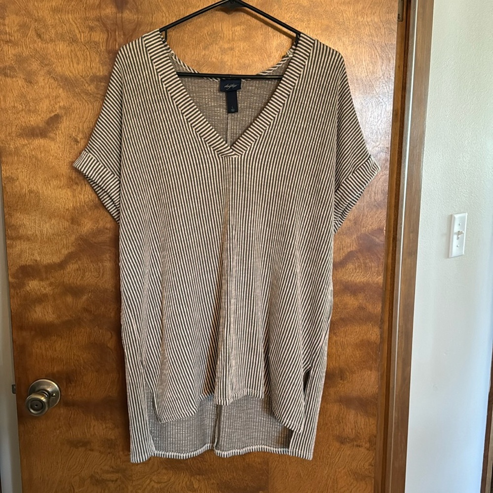 Short sleeve top